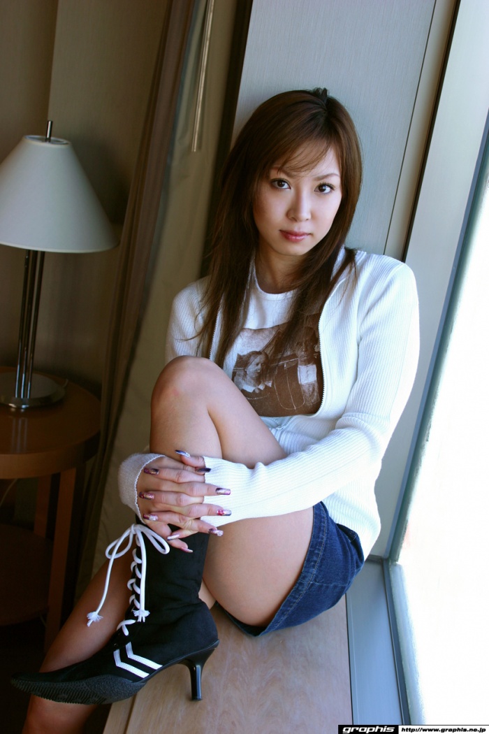 Yuzuha Hinata (23 ) ()