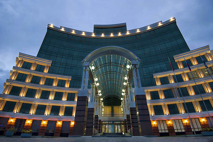 Куда уходят деньги пенсионеров: 33 великолепных здания Пенсионного фонда со всей России (48 фото)