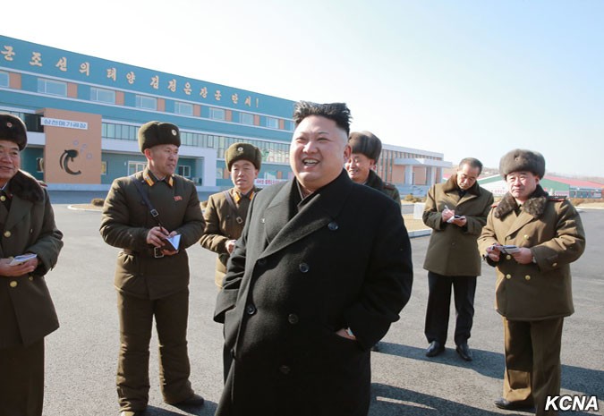 Сомы, венки и День Звезды: неустанные каждодневные труды лидера Северной Кореи (8 фото)