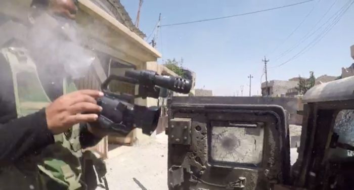 Экшн-камера спасла жизнь иракскому оператору Аммару Алваели (3 фото)