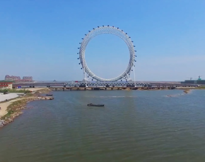 Самое высокое в мире колесо обозрения без спиц (4 фото + видео)