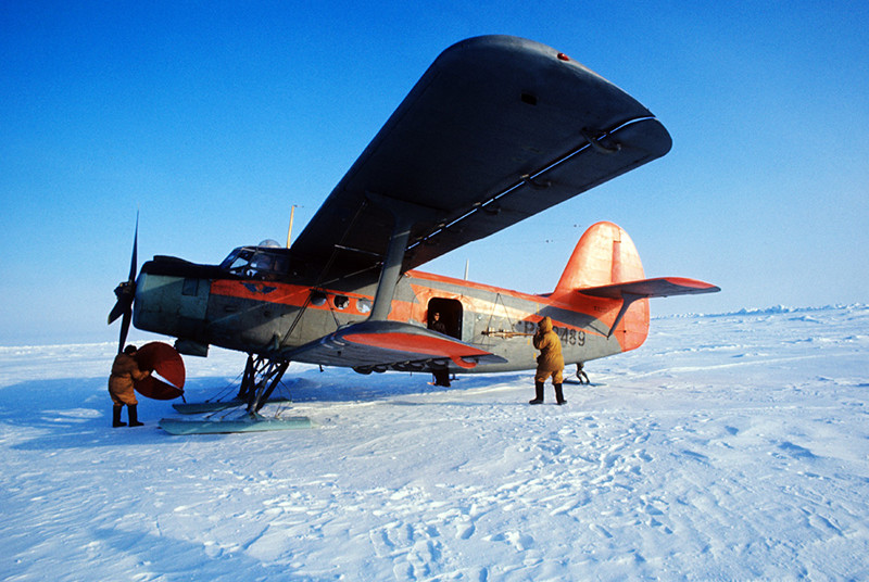 Знаменитые пассажирские лайнеры, созданные в СССР (14 фото)
