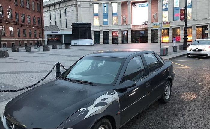В Санкт-Петербурге продают автомобиль с невероятной историей (6 фото)