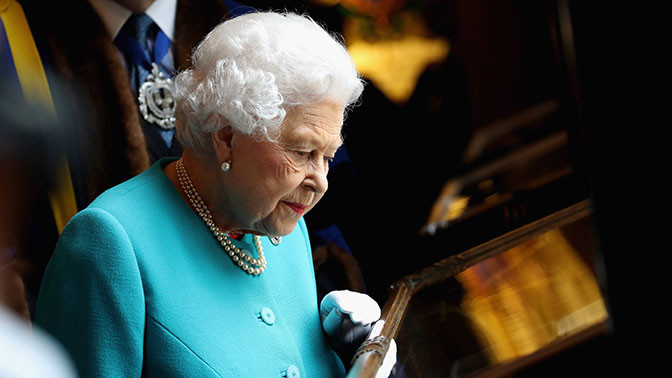 СМИ написали об отречении Елизаветы II от престола (2 фото)