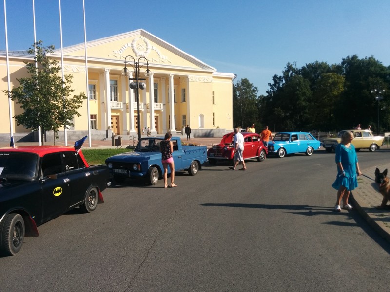 Автопробег Эстонского клуба любителей Mосквичей (21 фото)