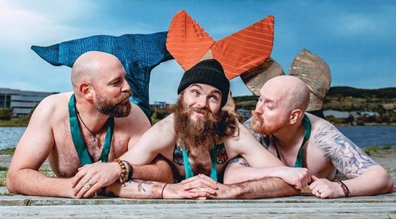 Канадские бородачи переоделись в русалок для благотворительного календаря (9 фото)