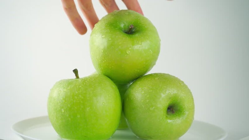 Об отношениях мужчины и женщины на примере яблок (1 фото)