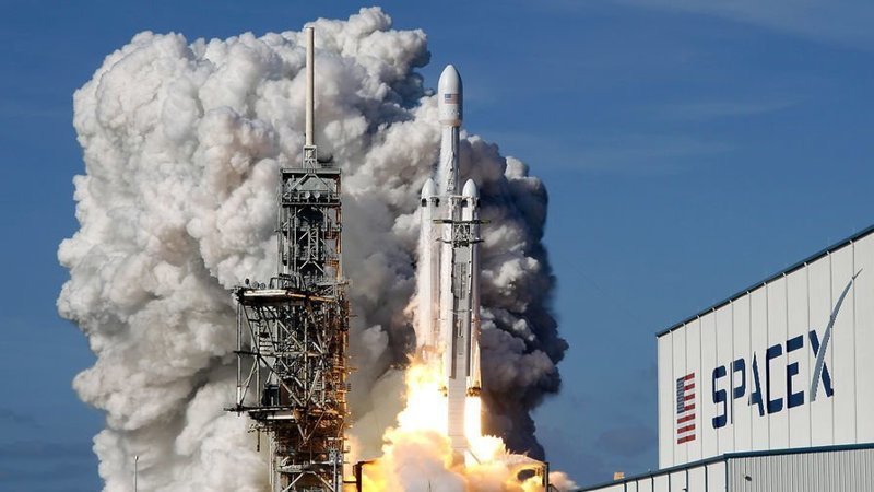  .  «»    Falcon Heavy (1 )