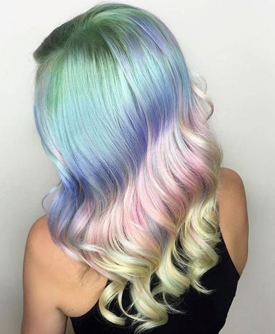 Разноцветные волосы, новый тренд в 2018 году