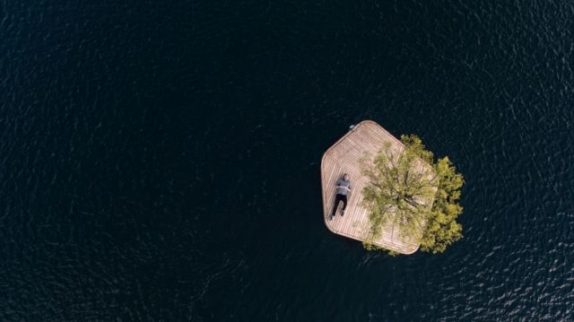 Искусственные плавучие острова, как место для отдыха (5 фото)