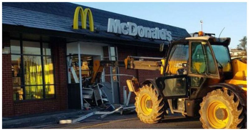 Попытка ограбления McDonald’s с экскаватором: что-то пошло не так (4 фото)