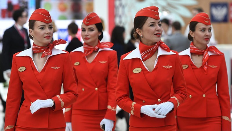 «Аэрофлот» уволит стюардессу, по ошибке назвавшую Калининград Кенигсбергом (1 фото)