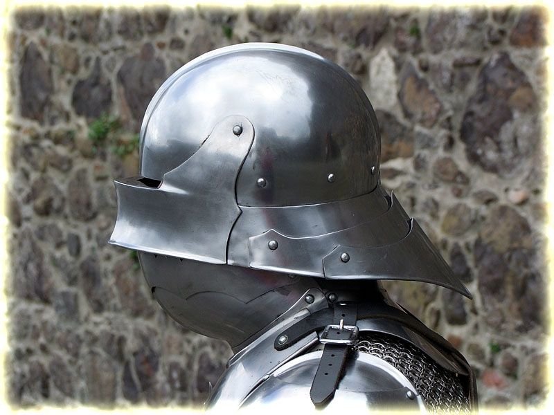 История боевых шлемов в Западной Европе: от раннего средневековья до раннего Нового времени (48 фото)