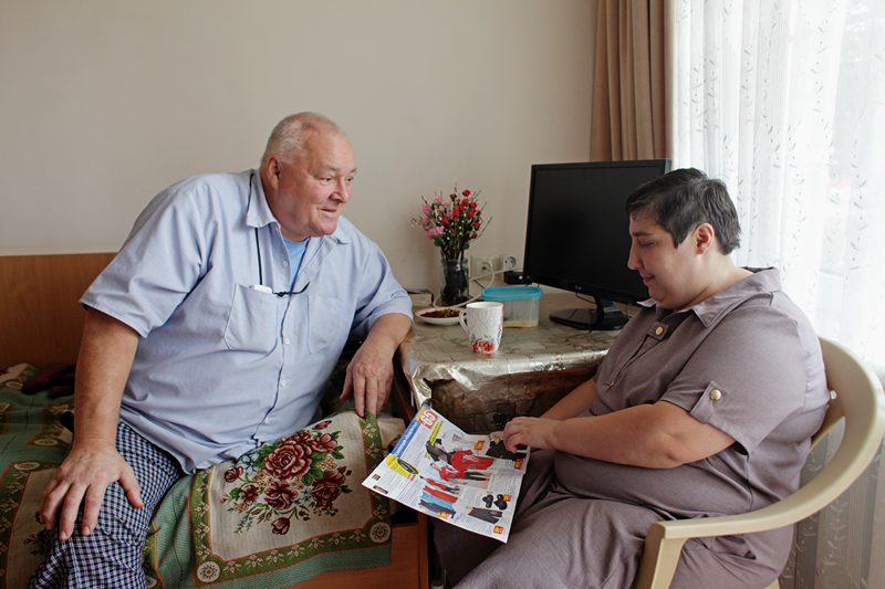 Они нашли друг друга в доме-интернате для престарелых и инвалидов (3 фото)