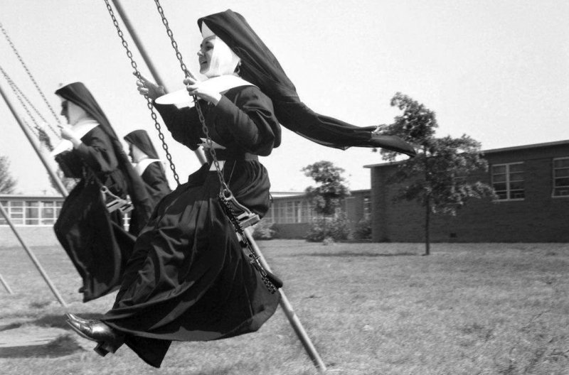 Жизнь монахинь в фотографиях (14 фото)