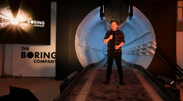 Илон Маск официально открыл подземный скоростной туннель для электромобилей под Лос-Анджелесом (6 фото + видео)