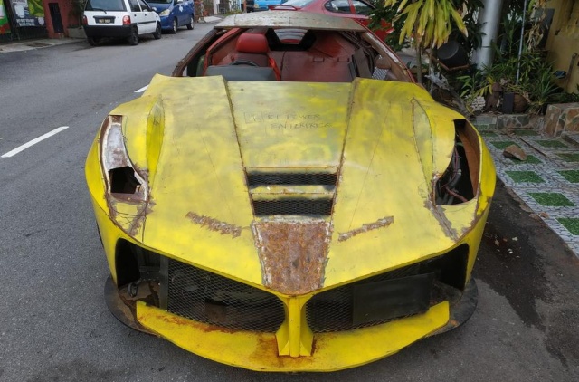 Житель Малайзии попытался сделать своими руками реплику Ferrari LaFerrari (6 фото)