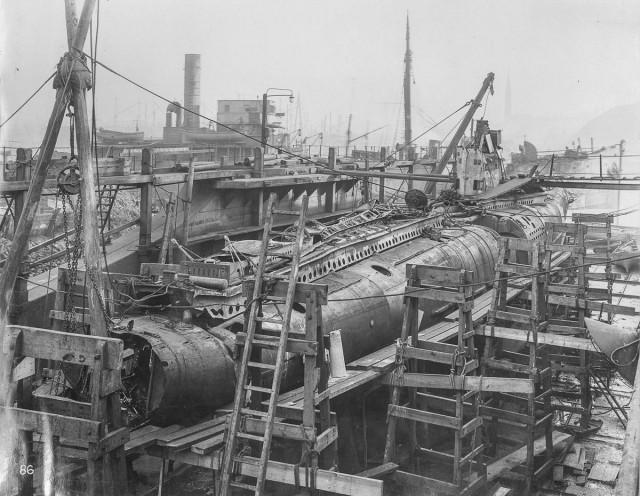 Интерьер немецкой подводной лодки времен Первой мировой войны (21 фото)
