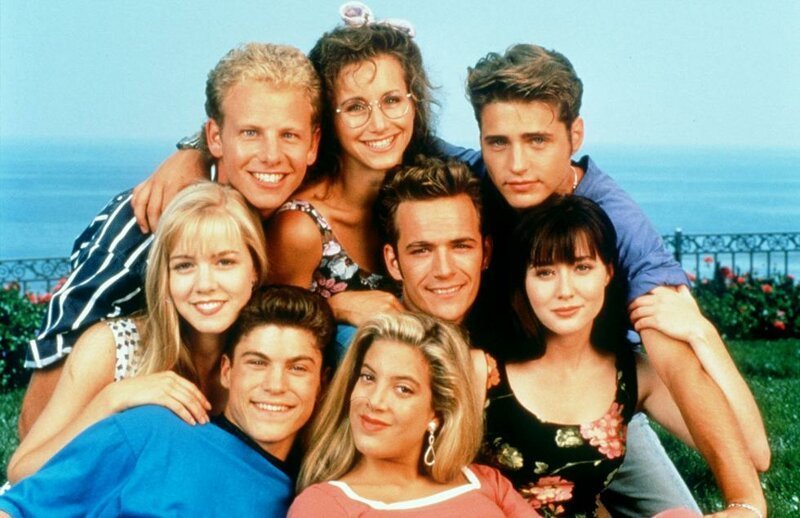 29 лет спустя: как сегодня выглядят актёры сериала «Беверли-Хиллз, 90210» (17 фото)