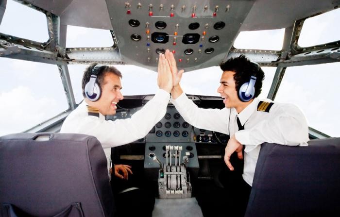Смешные диалоги между пилотами и диспетчерами (3 фото)