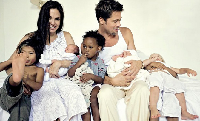 Факты о том, как самая известная пара Голливуда воспитывает своих детей (10 фото)