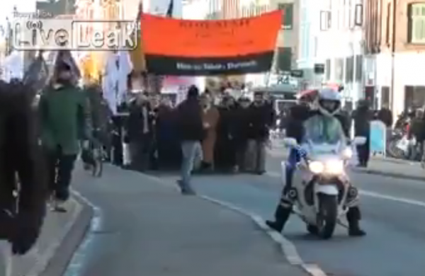 Мусульмане прошлись по улицам Дании, требуя создать халифат