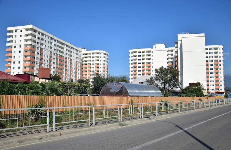 13 Остальные дома по улице Худякова вообще пустые. Сочи заброшки разруха, факты