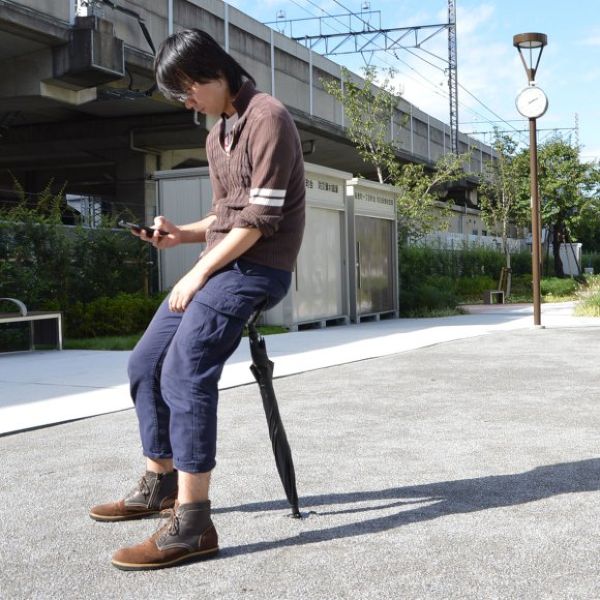 Зонтик-стул от гениальных японских инженеров (5 фото)