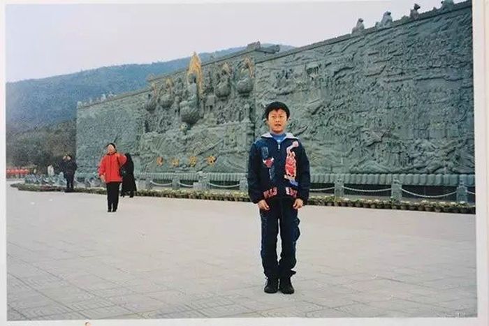 Китаянка случайно нашла свою мать на старом снимке мужа (4 фото)
