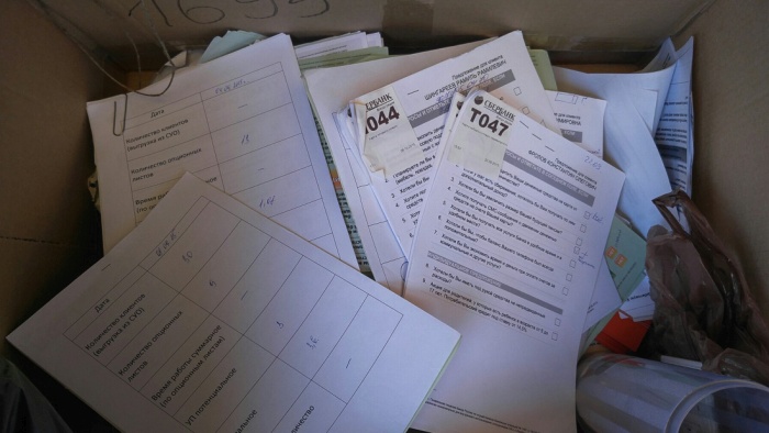 Анкеты с данными клиентов Сбербанка оказались на мусорке (10 фото)