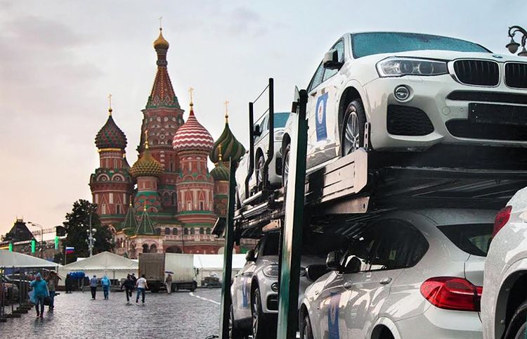 Российским олимпийцам вручили новенькие BMW (4 фото)