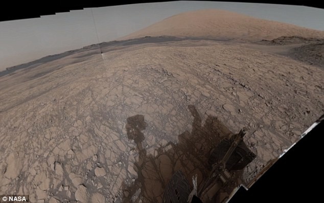 Марсоход НАСА сделал панорамные снимки 