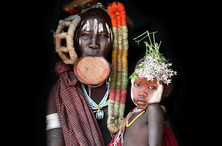 Жуткие африканские традиции (8 фото)