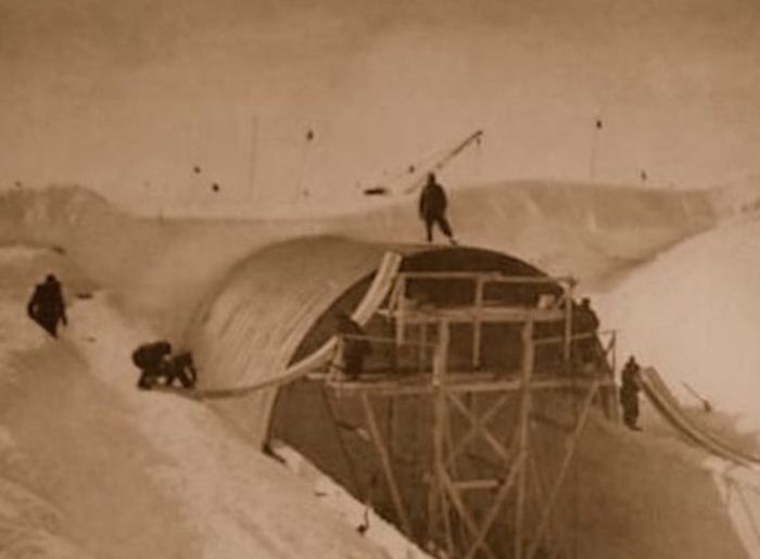 Iceworm - секретный американский военный проект подо льдами Гренландии (17 фото)