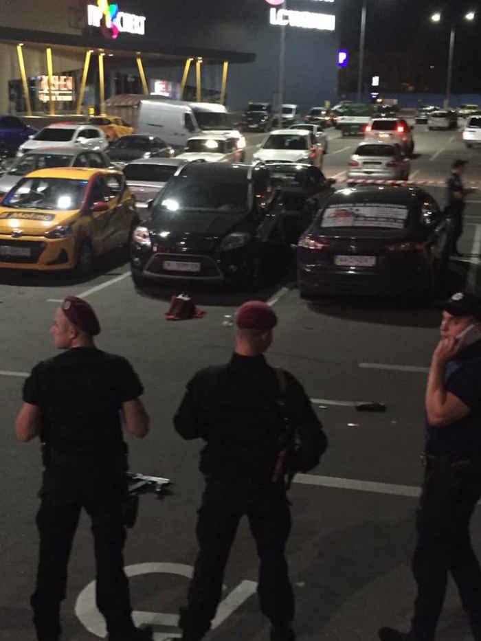 На парковке ТЦ Проспект убили человека с автомата
