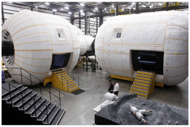 Span space. Космический отель Bigelow Aerospace. Надувной космический модуль. Космический модуль будущего. Лунная база Bigelow Aerospace.